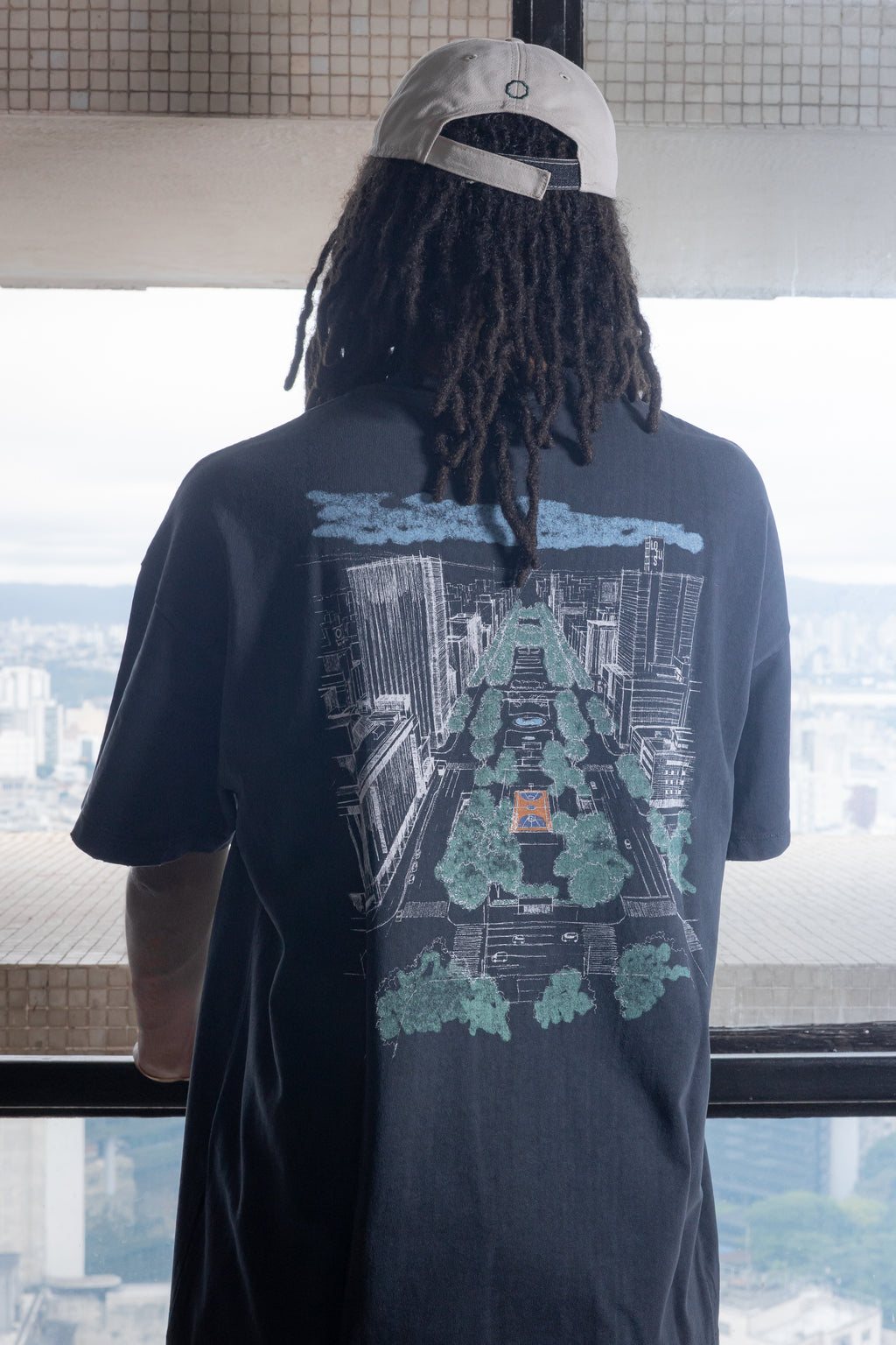 Camiseta Relaxed 'DREAM CITY' Cinza Estonado