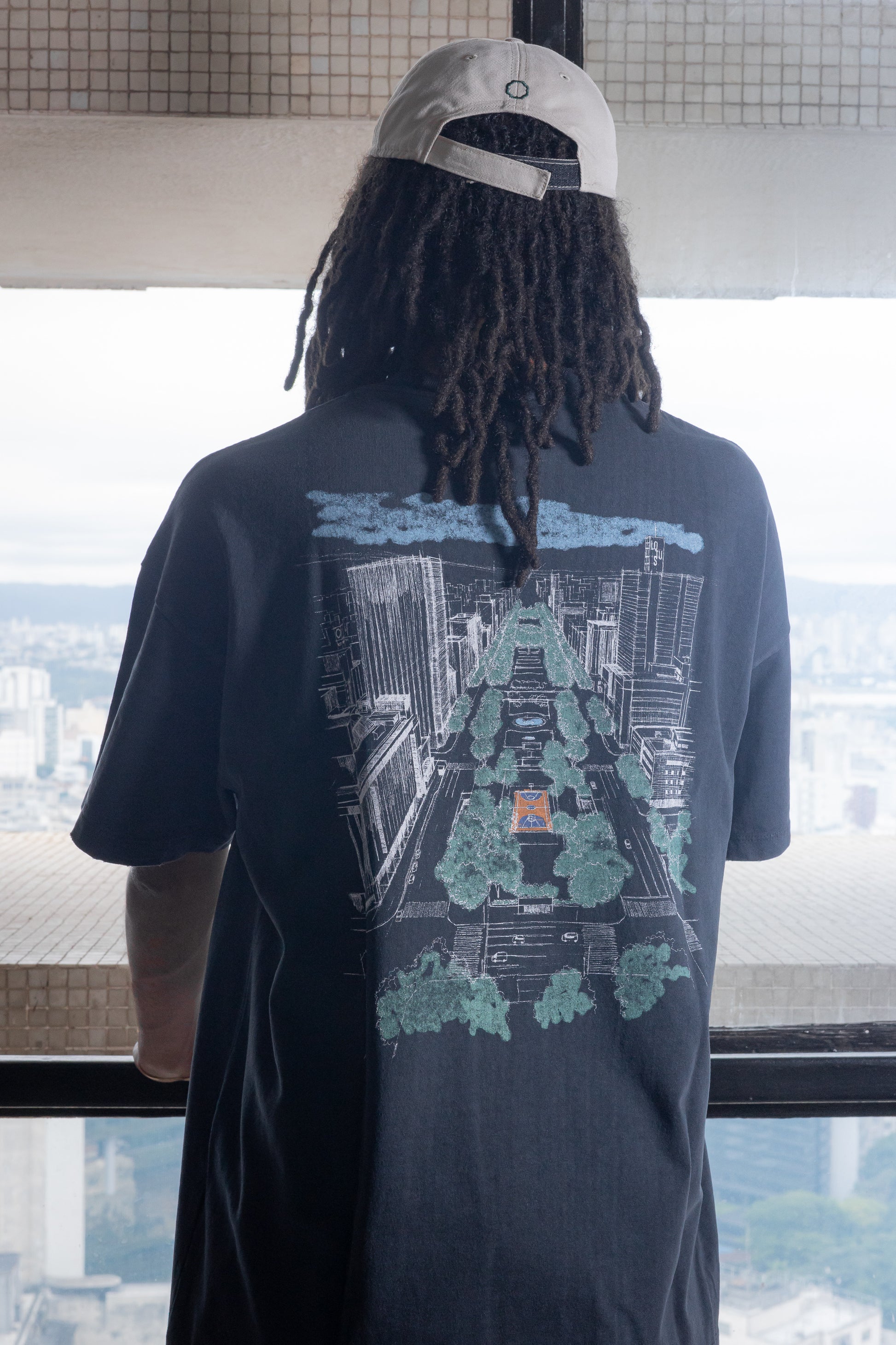 Camiseta Relaxed 'DREAM CITY' Cinza Estonado