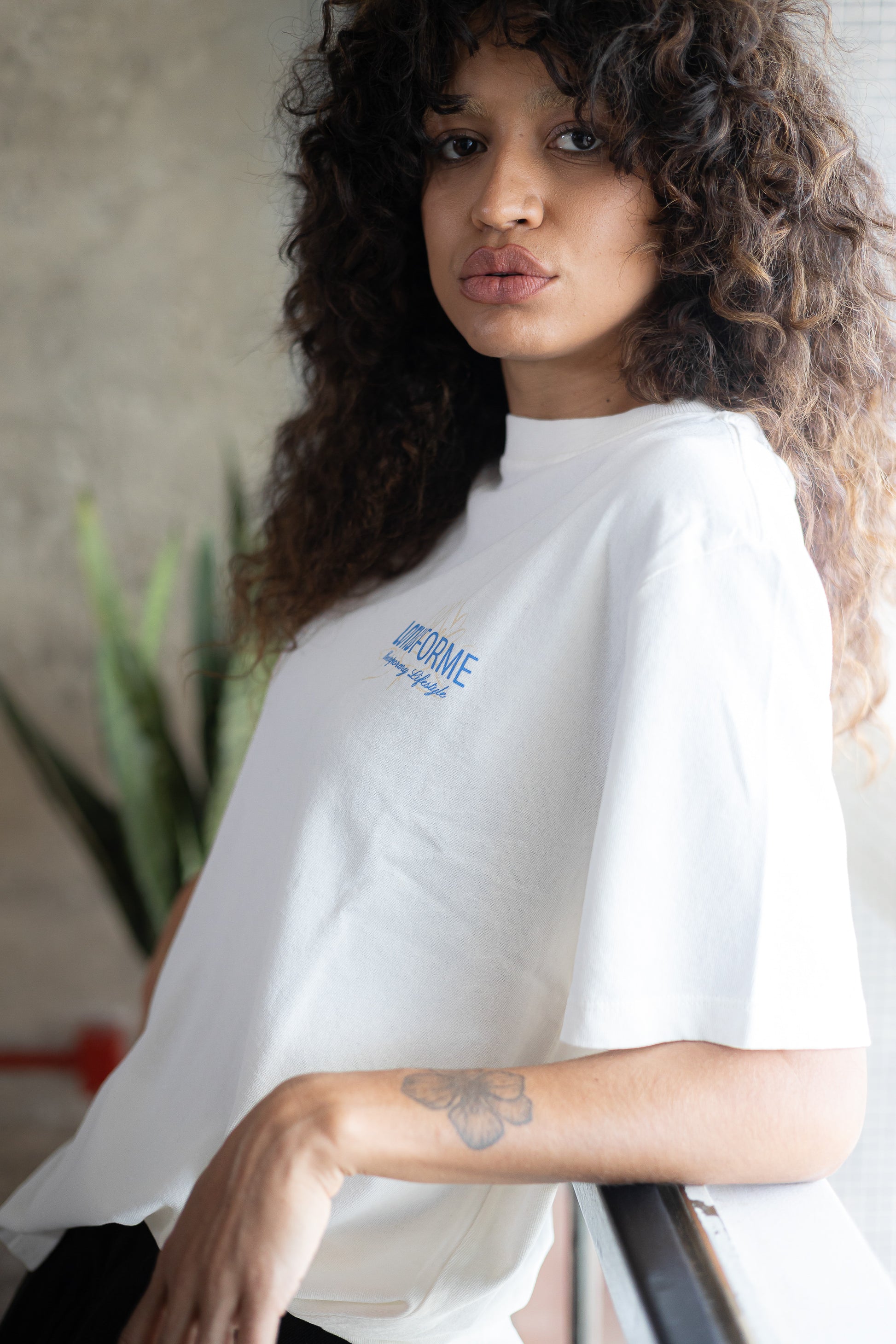 Camiseta Regular 'FORME CLUB' Off-White